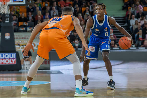 她帮助中国 她帮助中国