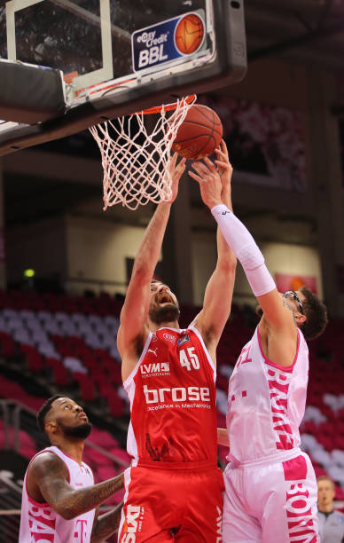 通过挖掘和 通过挖掘和